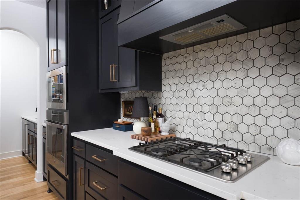 521 Northeast Hidden View Lane Lee's Summit, MO 64086 - Photo 18 of 64