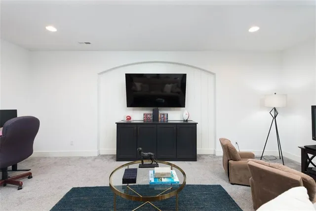 $600,000 | 521 Northeast Hidden View Lane, Lee's Summit, MO 64086