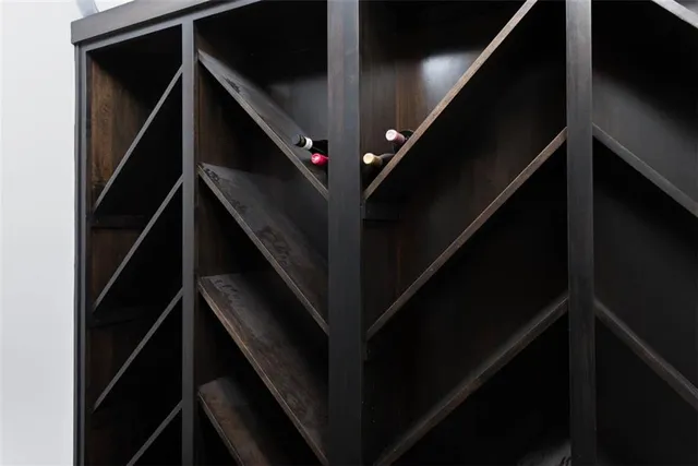 $600,000 | 521 Northeast Hidden View Lane, Lee's Summit, MO 64086