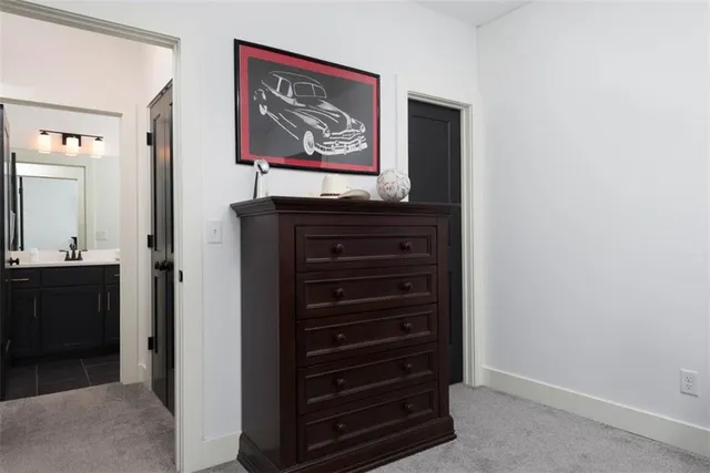 $600,000 | 521 Northeast Hidden View Lane, Lee's Summit, MO 64086