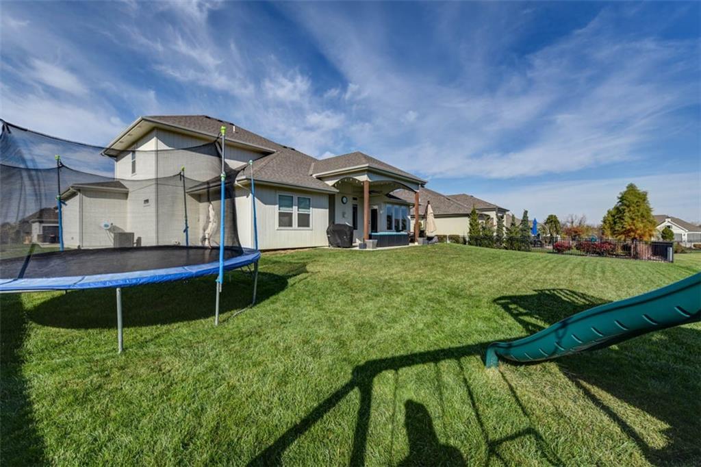 521 Northeast Hidden View Lane Lee's Summit, MO 64086 - Photo 60 of 64