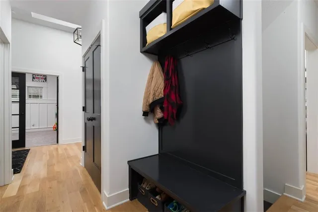 $600,000 | 521 Northeast Hidden View Lane, Lee's Summit, MO 64086