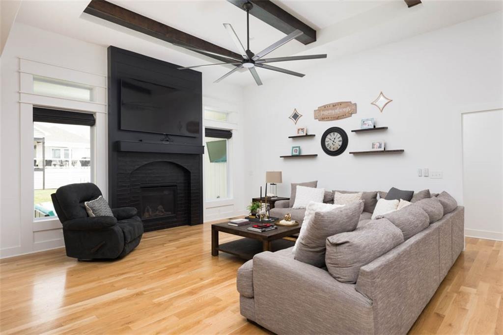 521 Northeast Hidden View Lane Lee's Summit, MO 64086 - Photo 9 of 64