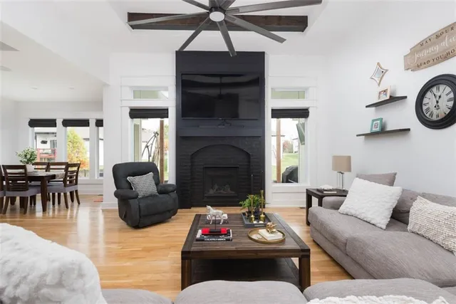 $600,000 | 521 Northeast Hidden View Lane, Lee's Summit, MO 64086