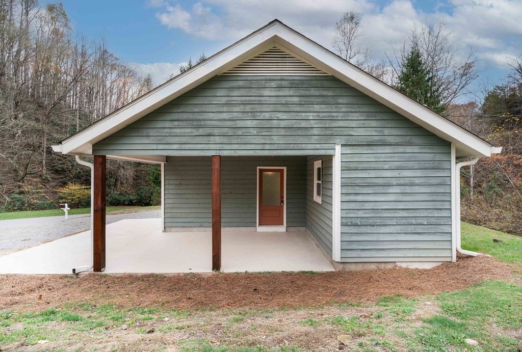 5107 Boiling Springs Road Murphy, NC 28906 - Photo 31 of 35 a view of a small house