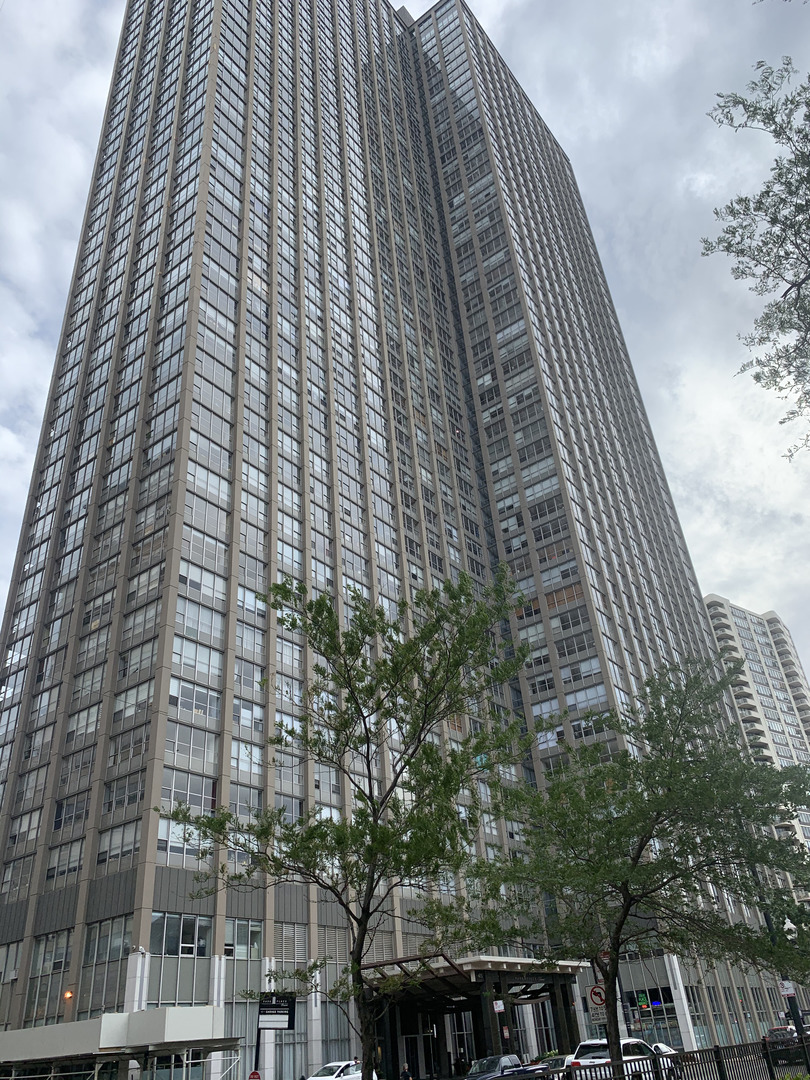655 West Irving Park Road, Unit 1911 Chicago, IL 60613 - Photo 1 of 23