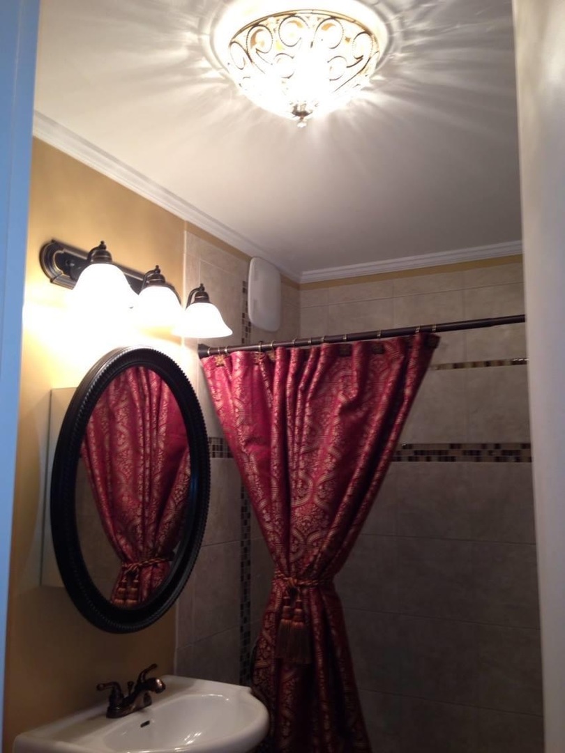 655 West Irving Park Road, Unit 1911 Chicago, IL 60613 - Photo 13 of 23