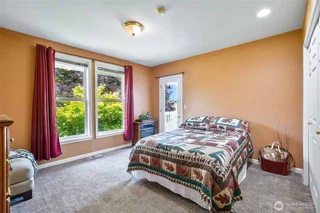 $1,325,000 | 828 Highway 532, Camano Island, WA 98282