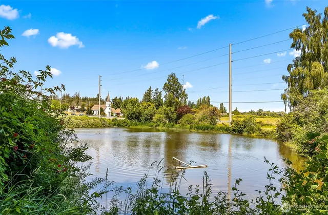 $1,325,000 | 828 Highway 532, Camano Island, WA 98282