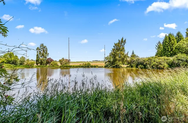 $1,325,000 | 828 Highway 532, Camano Island, WA 98282