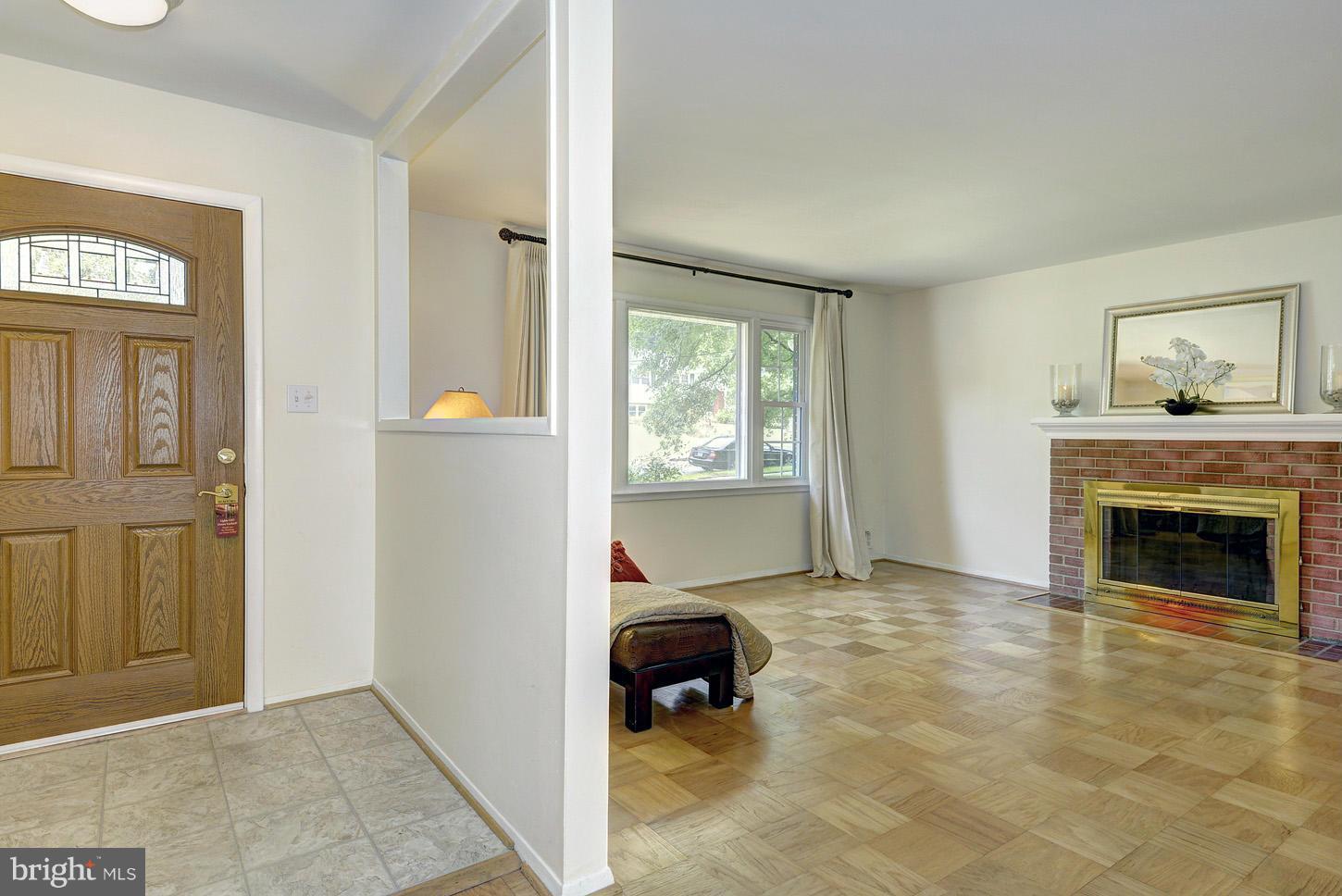 7915 Foote Lane Springfield, VA 22151 - Photo 2 of 27 Interior (General)