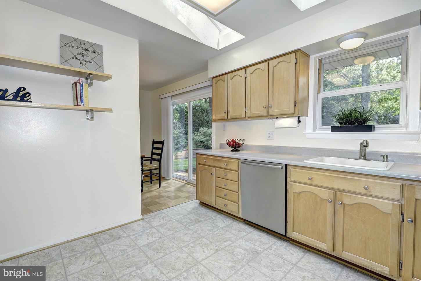 7915 Foote Lane Springfield, VA 22151 - Photo 8 of 27 Kitchen