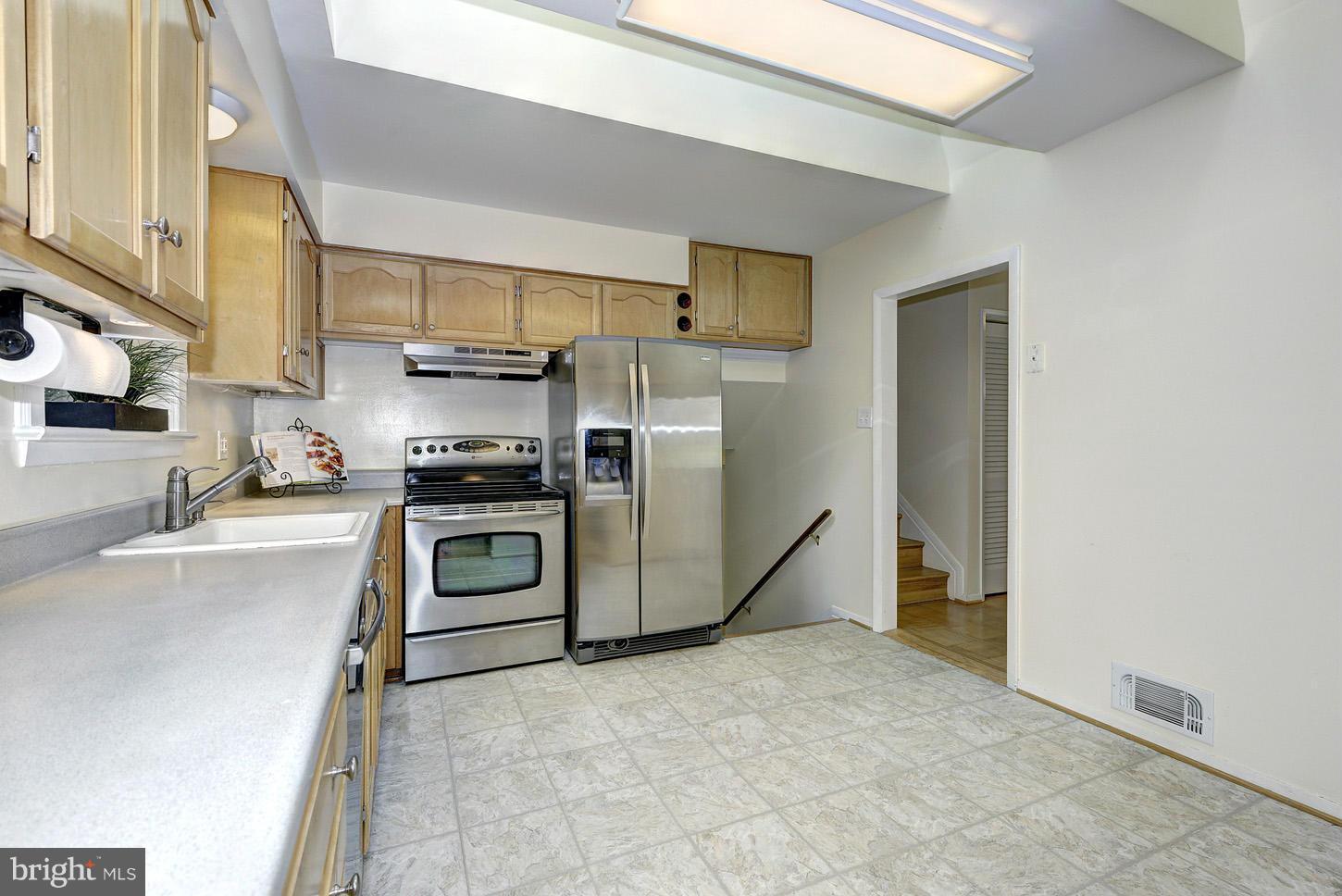 7915 Foote Lane Springfield, VA 22151 - Photo 10 of 27 Kitchen