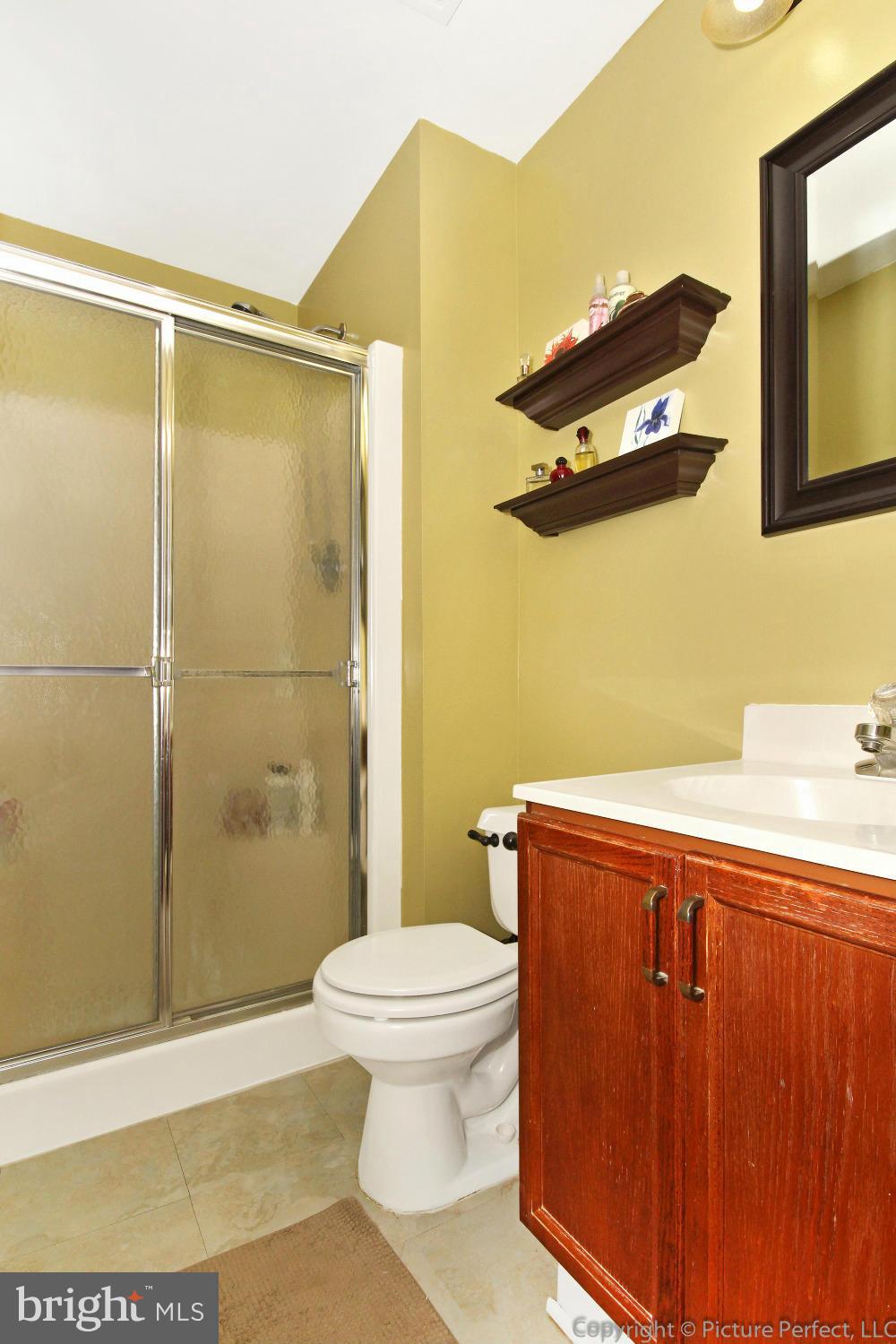 6922 Fox Chase Road New Market, MD 21774 - Photo 14 of 28 Bath (Master)