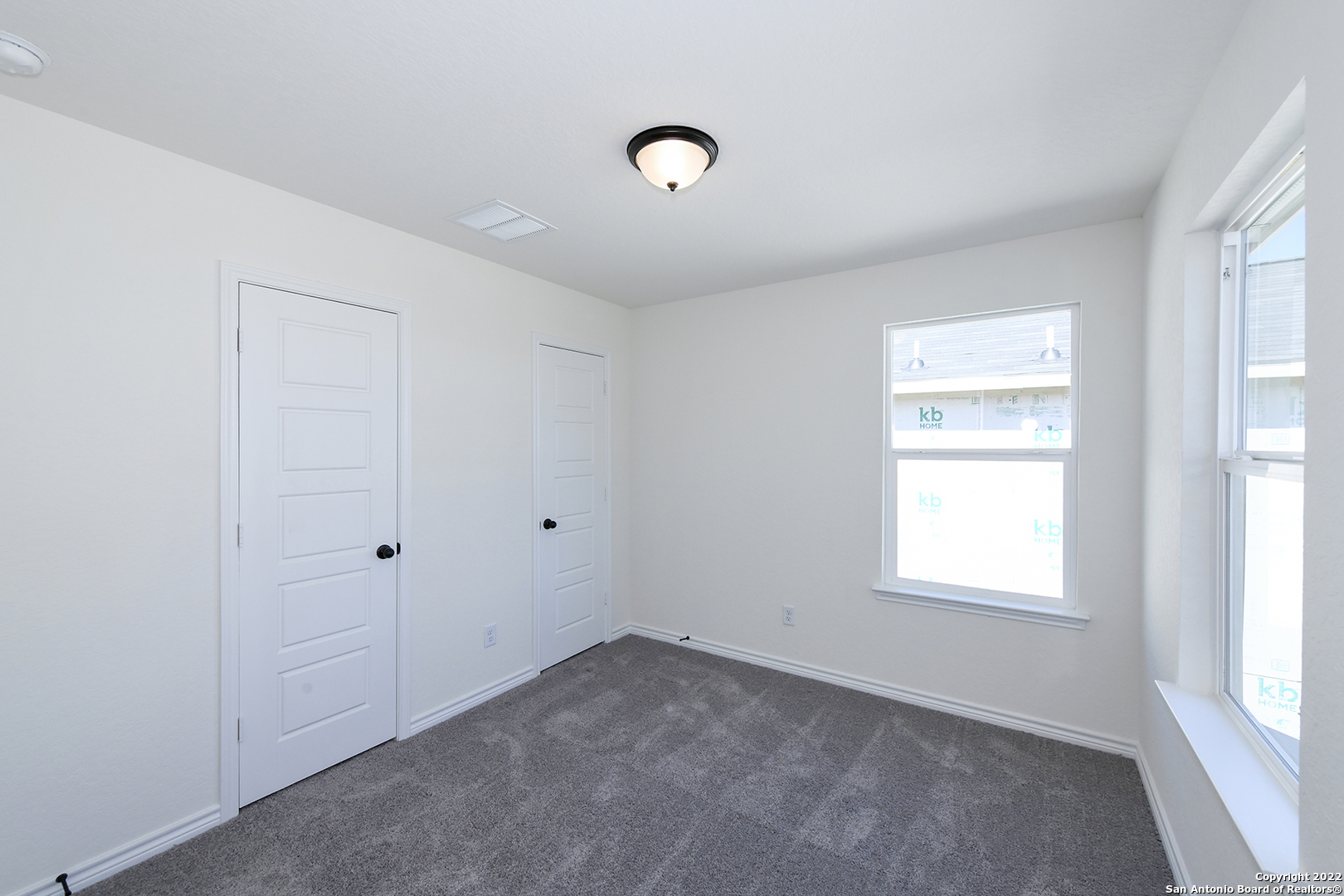 6511 Runaway Row Converse, TX 78109 - Photo 22 of 42 a view of livingroom with window