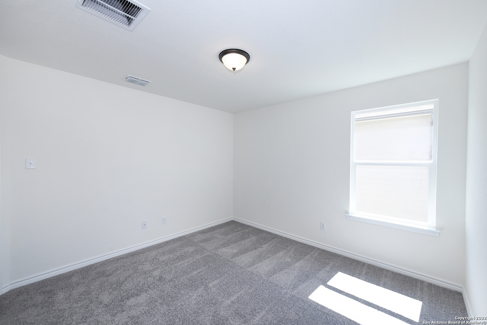 6511 Runaway Row Converse, TX 78109 - Photo 24 of 42 an empty room with a window