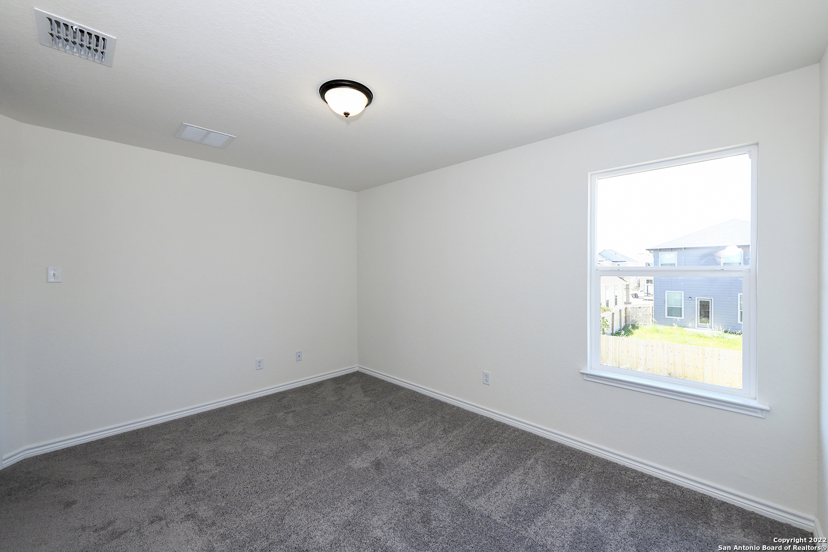 6511 Runaway Row Converse, TX 78109 - Photo 26 of 42 an empty room with a window