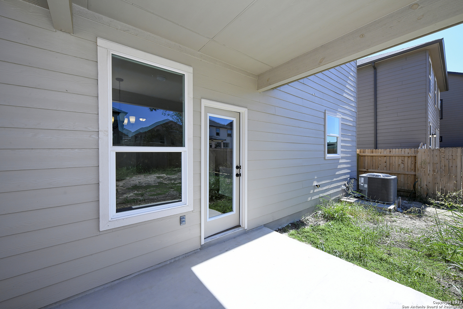 6511 Runaway Row Converse, TX 78109 - Photo 36 of 42 a backyard of a house with seating space