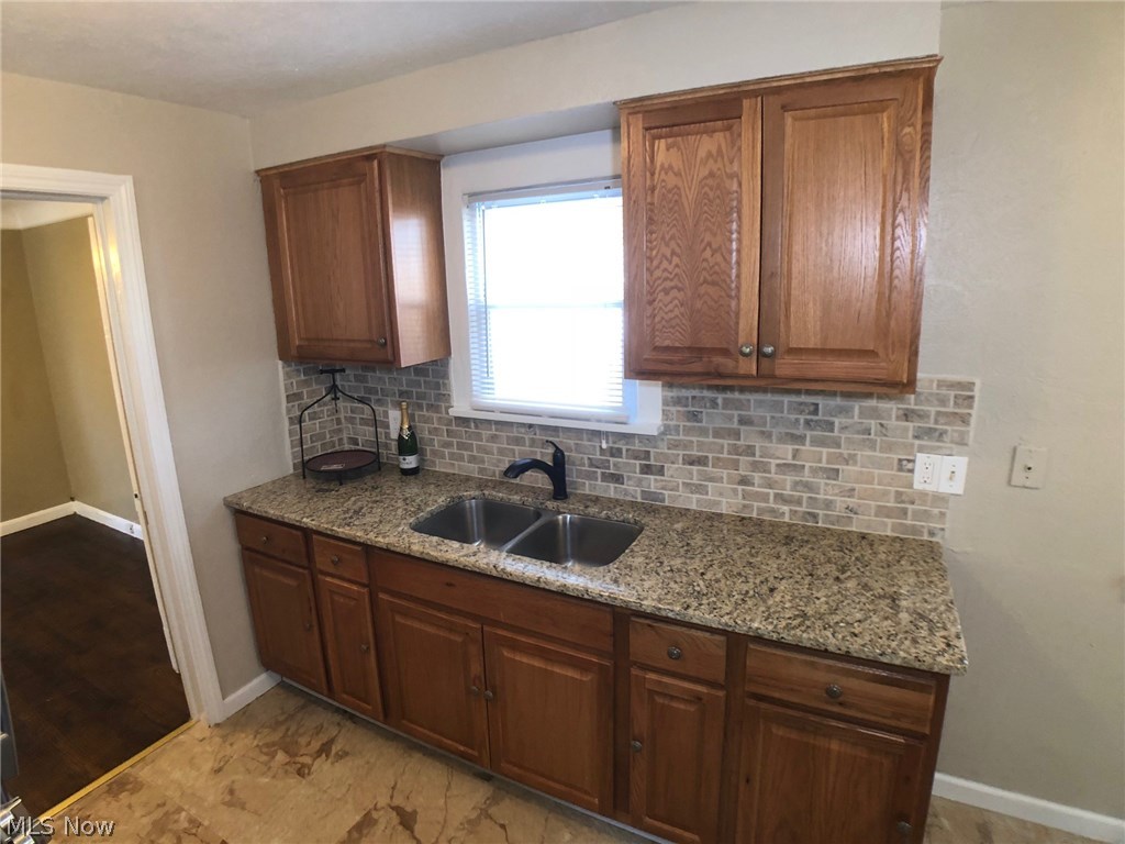 4003 Northampton Road Cleveland Heights, OH 44121 - Photo 13 of 33