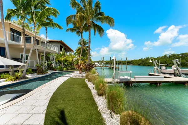 $5,000,000 | 171 Kahiki Drive, Tavernier, FL 33070