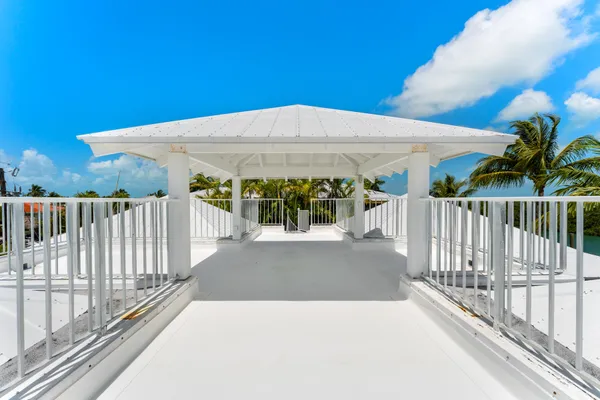 $5,000,000 | 171 Kahiki Drive, Tavernier, FL 33070