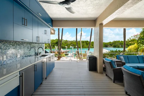 $5,000,000 | 171 Kahiki Drive, Tavernier, FL 33070