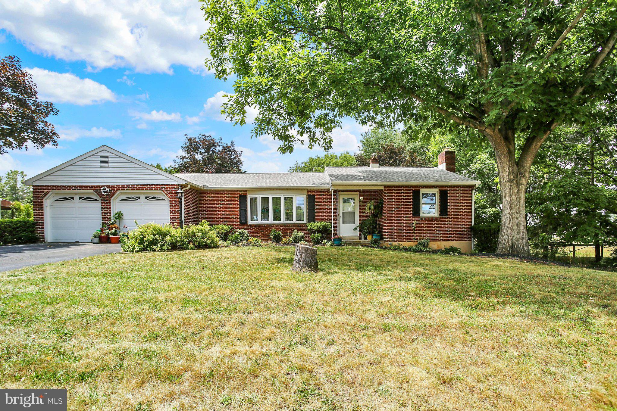 169 Trail Road Hershey, PA 17033 - Photo 4 of 48