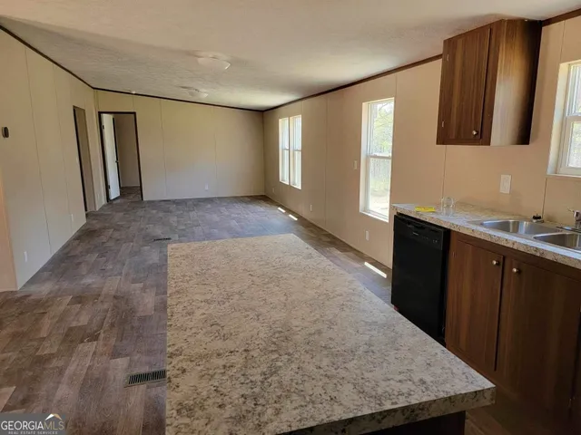 $1,800 | 5012 N Highway, Newnan, GA 30265