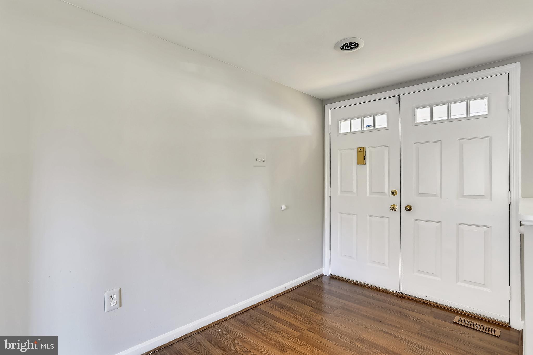 9522 Old Lantern Way Laurel, MD 20723 - Photo 5 of 32