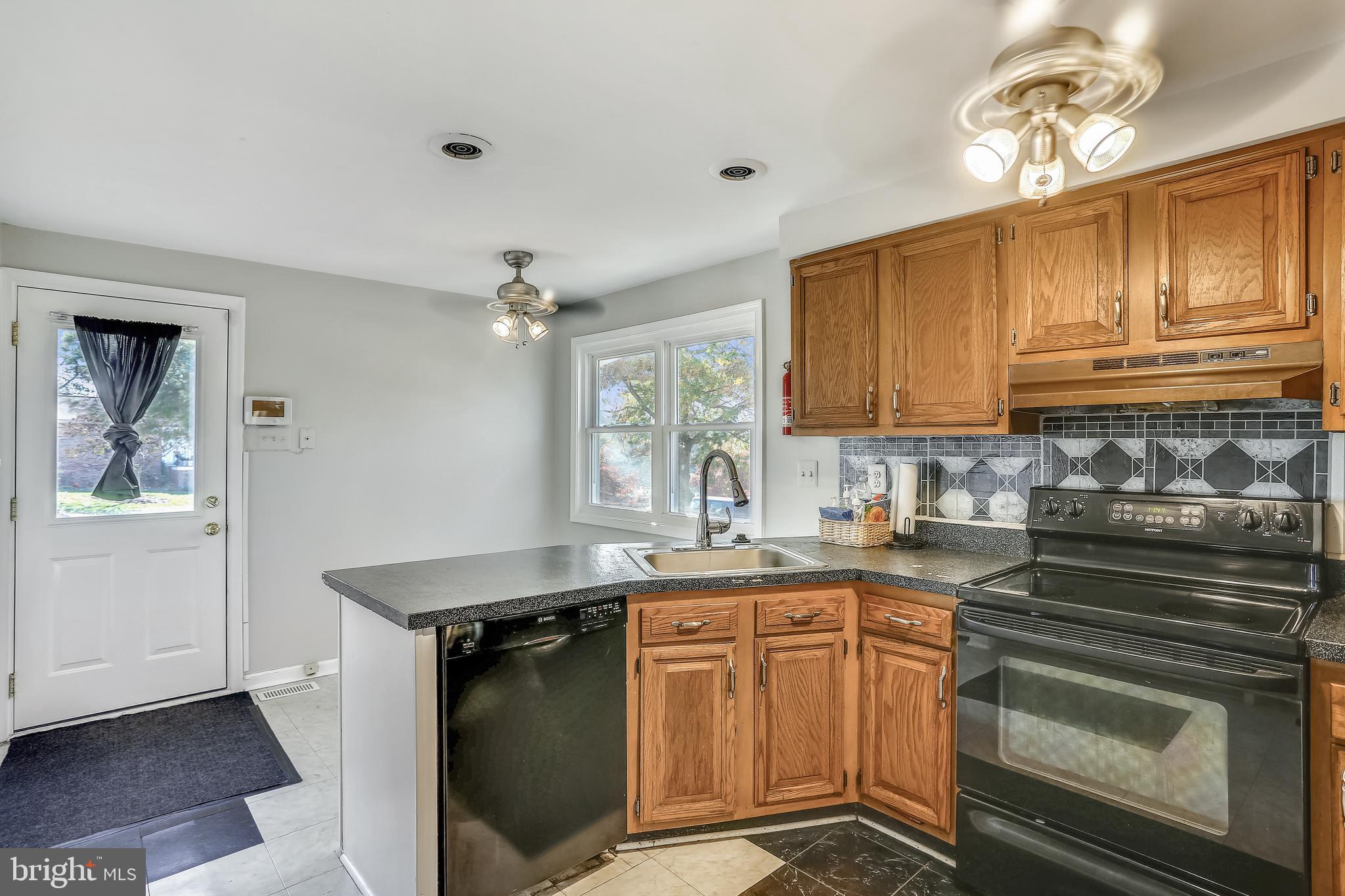 9522 Old Lantern Way Laurel, MD 20723 - Photo 10 of 32