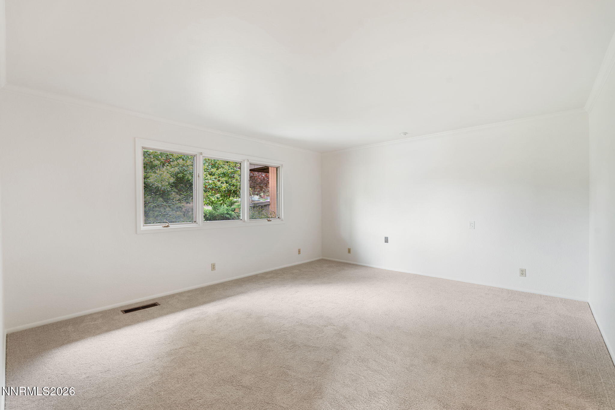 2008 Sunburst Way Reno, NV 89509 - Photo 12 of 24 43-web-or-mls-DSC01807