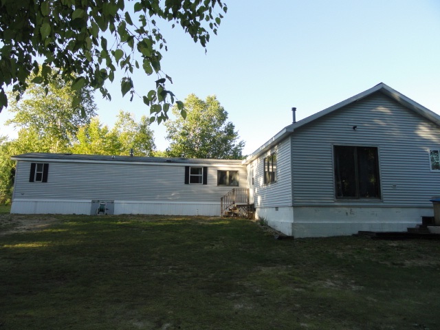 5670 Powers Road Alanson, MI 49706 - Photo 1 of 38 1852708.JPG