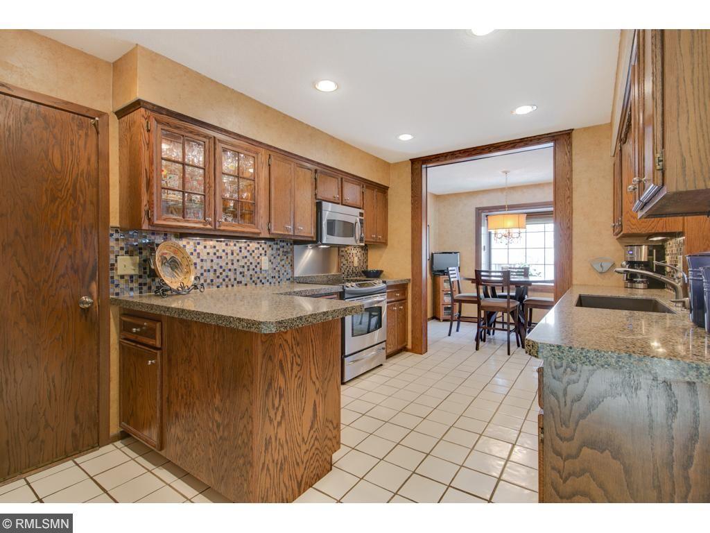 10833 Emerson Road Bloomington, MN 55431 - Photo 5 of 24