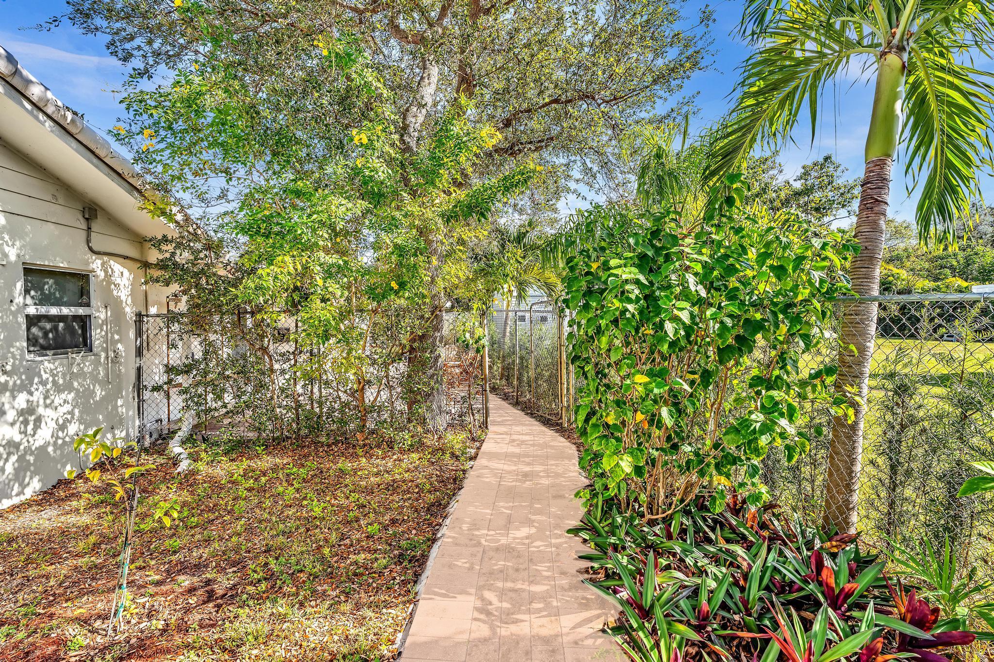 3998 Northwest 5th Avenue Boca Raton, FL 33431 - Photo 1 of 28 FPP00258