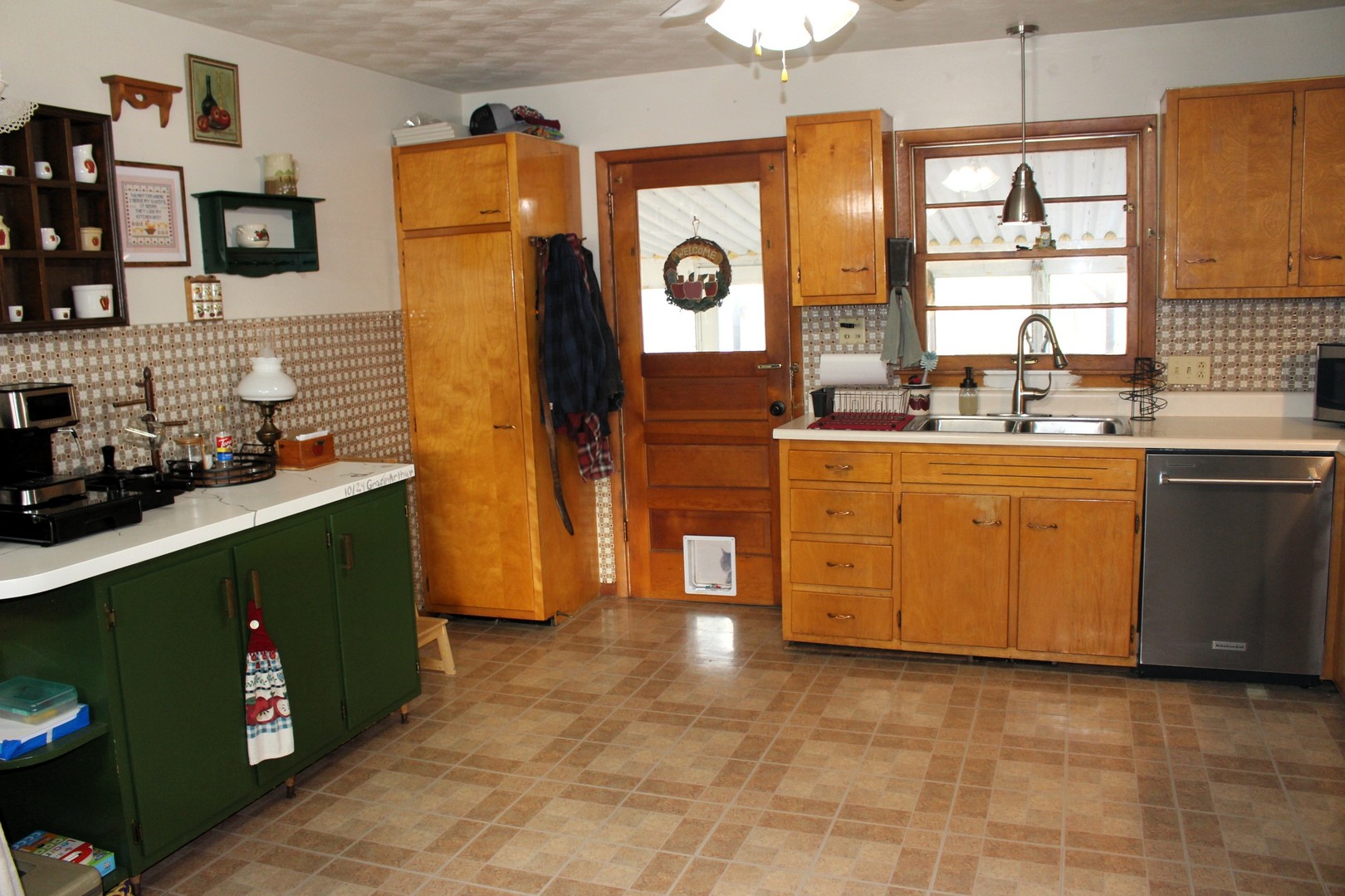 8 Edgelea Circle Clinton, IL 61727 - Photo 11 of 30