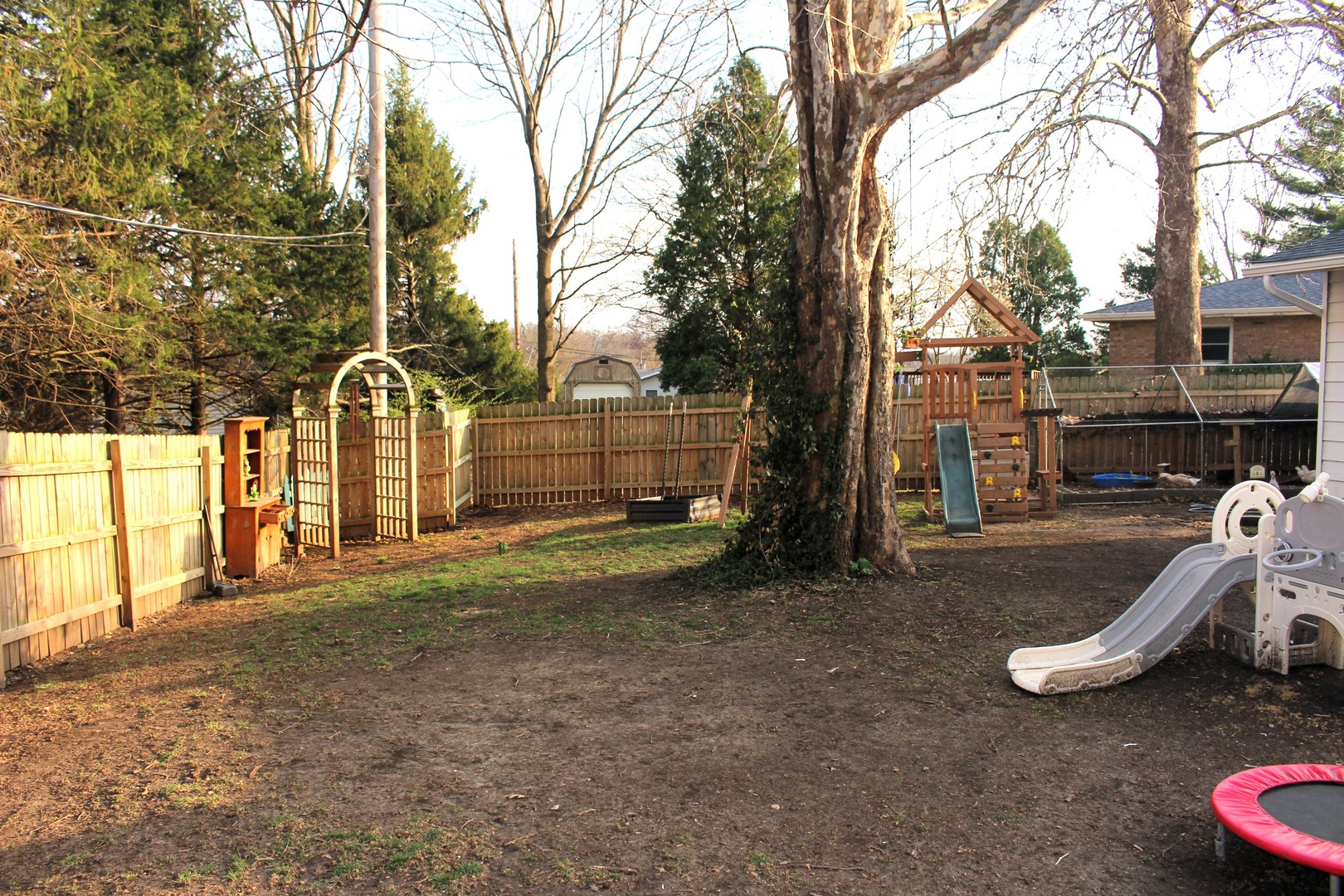 8 Edgelea Circle Clinton, IL 61727 - Photo 3 of 30