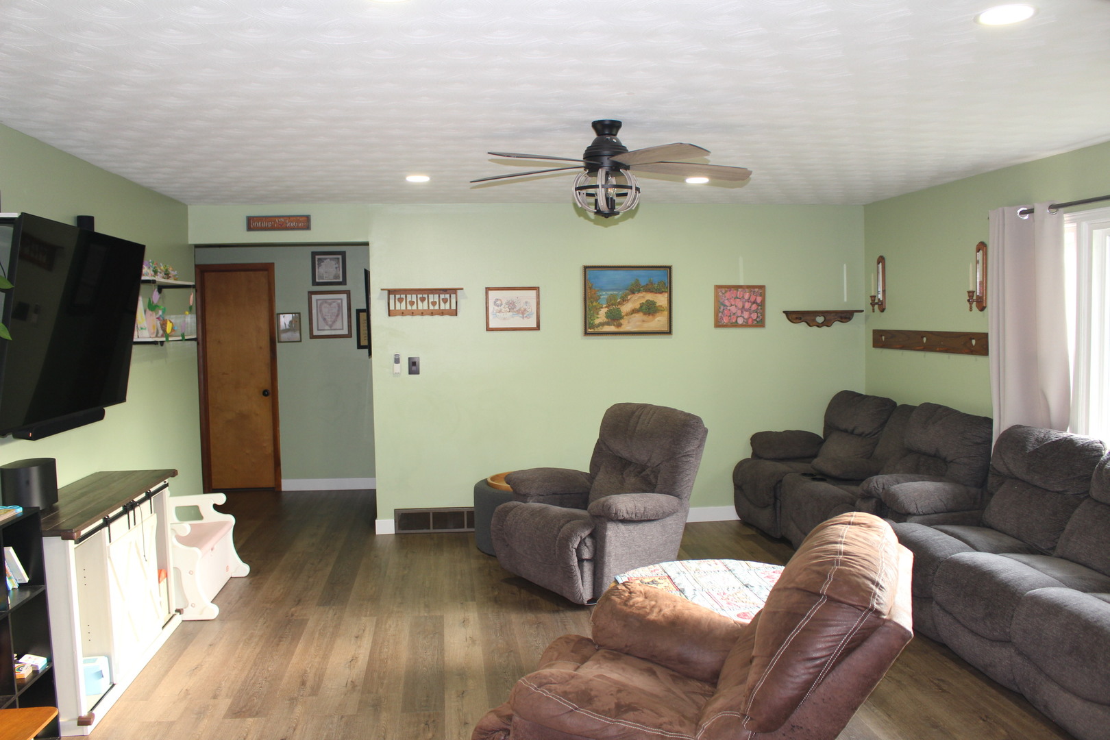 8 Edgelea Circle Clinton, IL 61727 - Photo 5 of 30