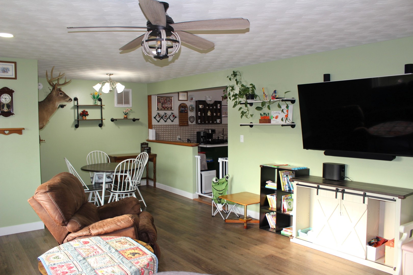 8 Edgelea Circle Clinton, IL 61727 - Photo 7 of 30