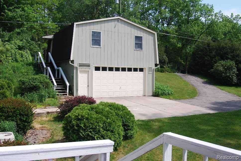 Garage.JPG