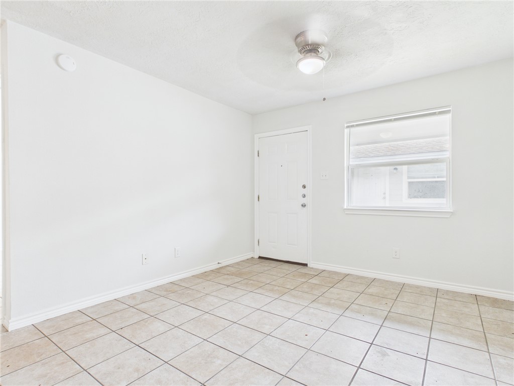 1902 Finfeather Road, Unit C Bryan, TX 77801 - Photo 4 of 15 Gallery Image 4