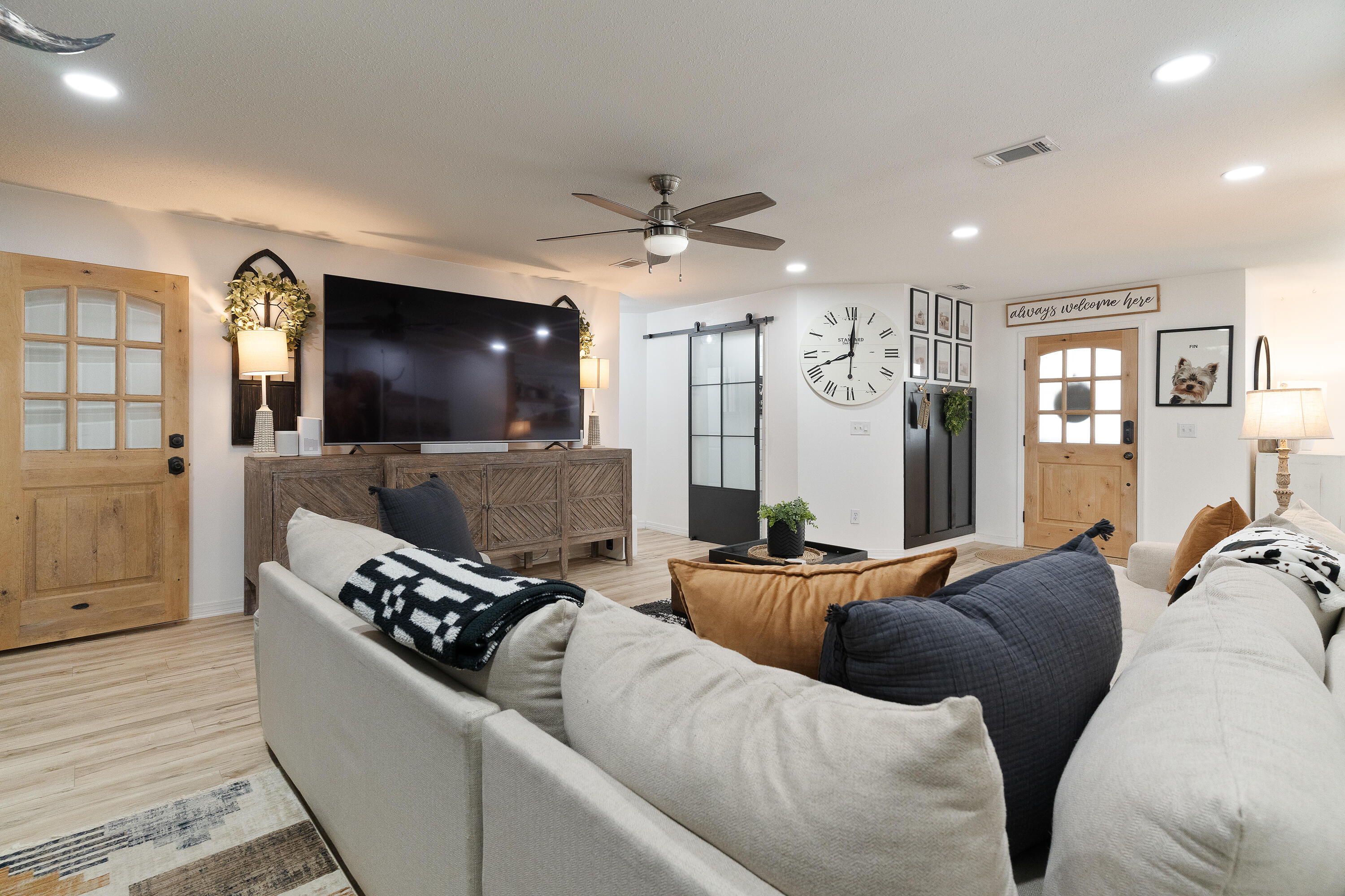125 Wright Circle Niceville, FL 32578 - Photo 19 of 51 a living room with furniture and a flat screen tv