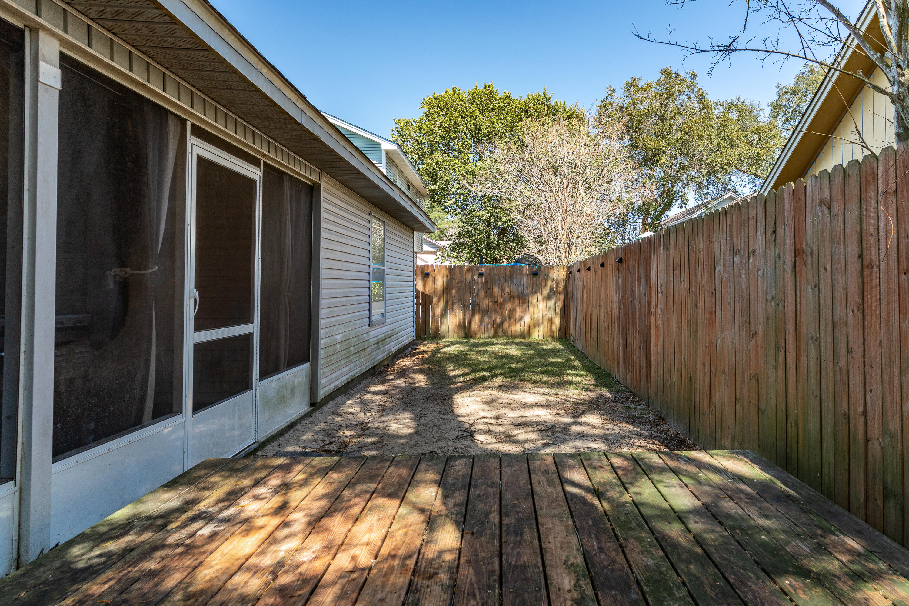 125 Wright Circle Niceville, FL 32578 - Photo 40 of 51 a backyard of a house