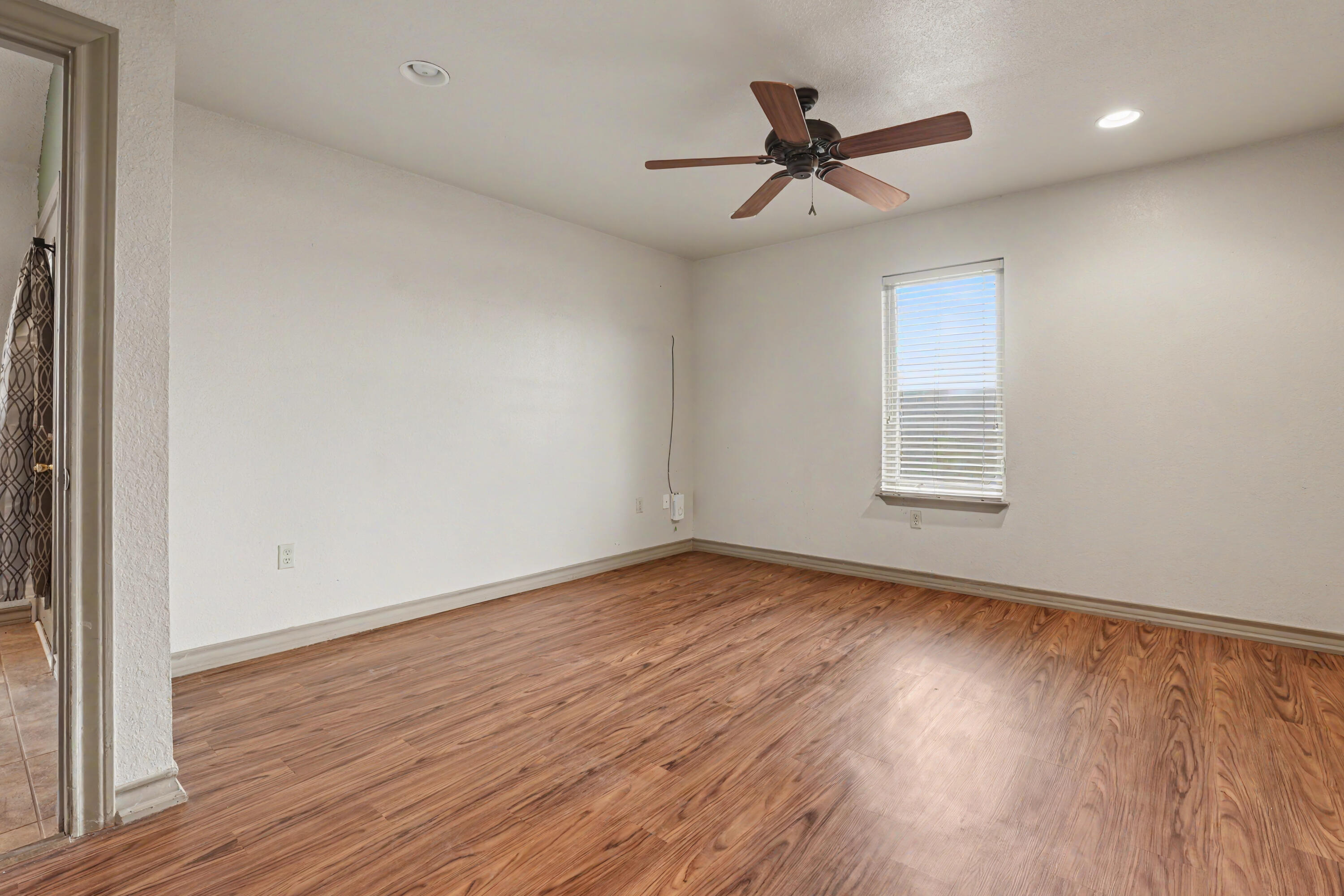 805 South 23rd Street Slaton, TX 79364 - Photo 10 of 22 DSC06952