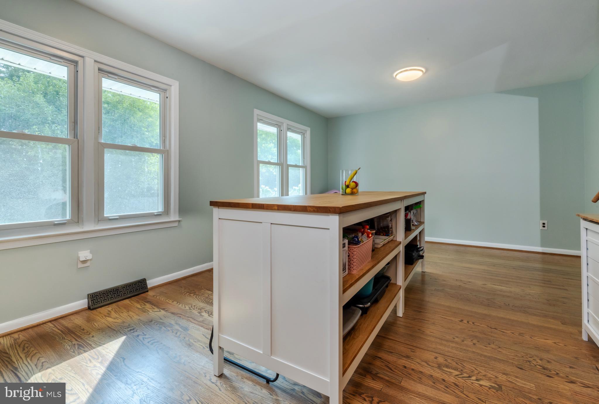 1263 Ollerton Road West Deptford, NJ 08066 - Photo 16 of 37 2 Floating Islands with Storage Seats 4 included