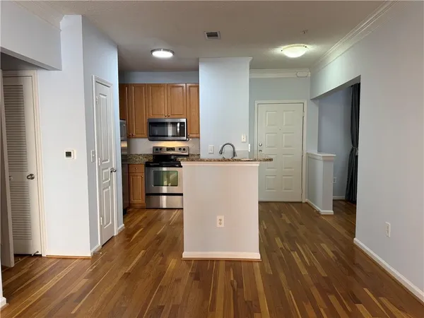 $1,995 | 10 Perimeter Summit Boulevard, Unit 3201, Brookhaven, GA 30319