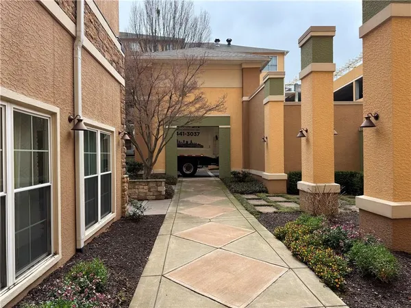 $1,995 | 10 Perimeter Summit Boulevard, Unit 3201, Brookhaven, GA 30319
