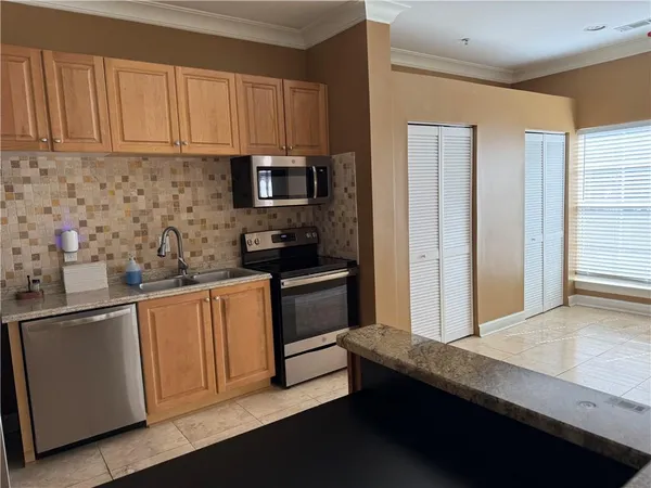 $1,995 | 10 Perimeter Summit Boulevard, Unit 3201, Brookhaven, GA 30319