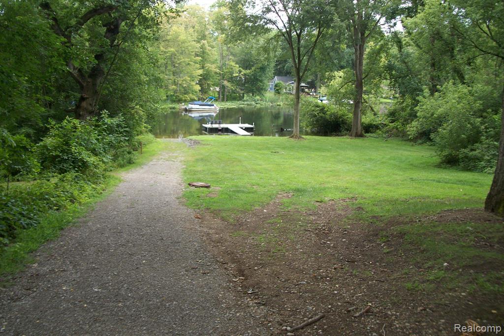 6182 Oak Valley Road Brighton, MI 48116 - Photo 7 of 69 Gallery Image 7