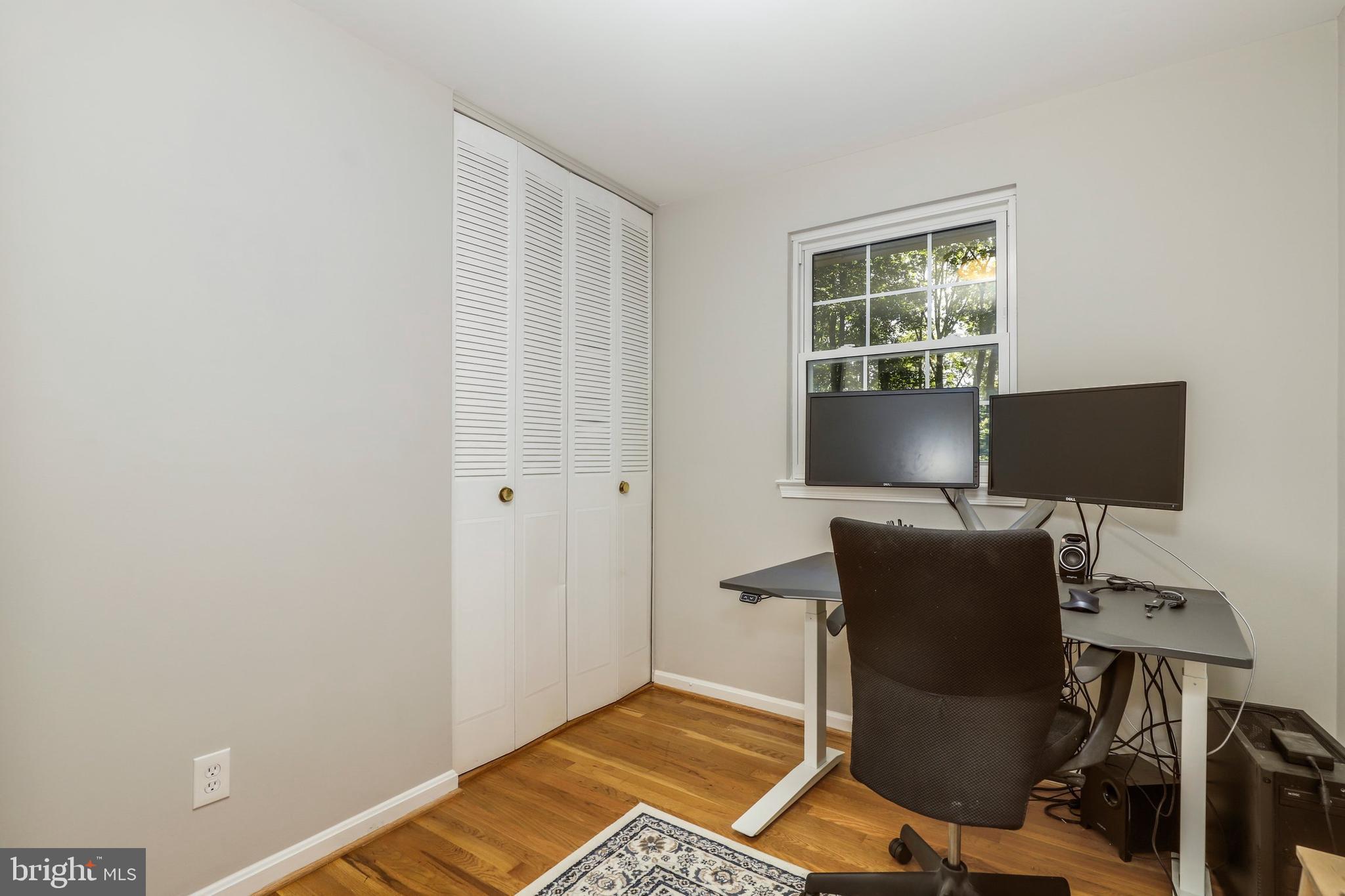 8461 Thames Street Springfield, VA 22151 - Photo 40 of 57 a workspace with furniture and a window