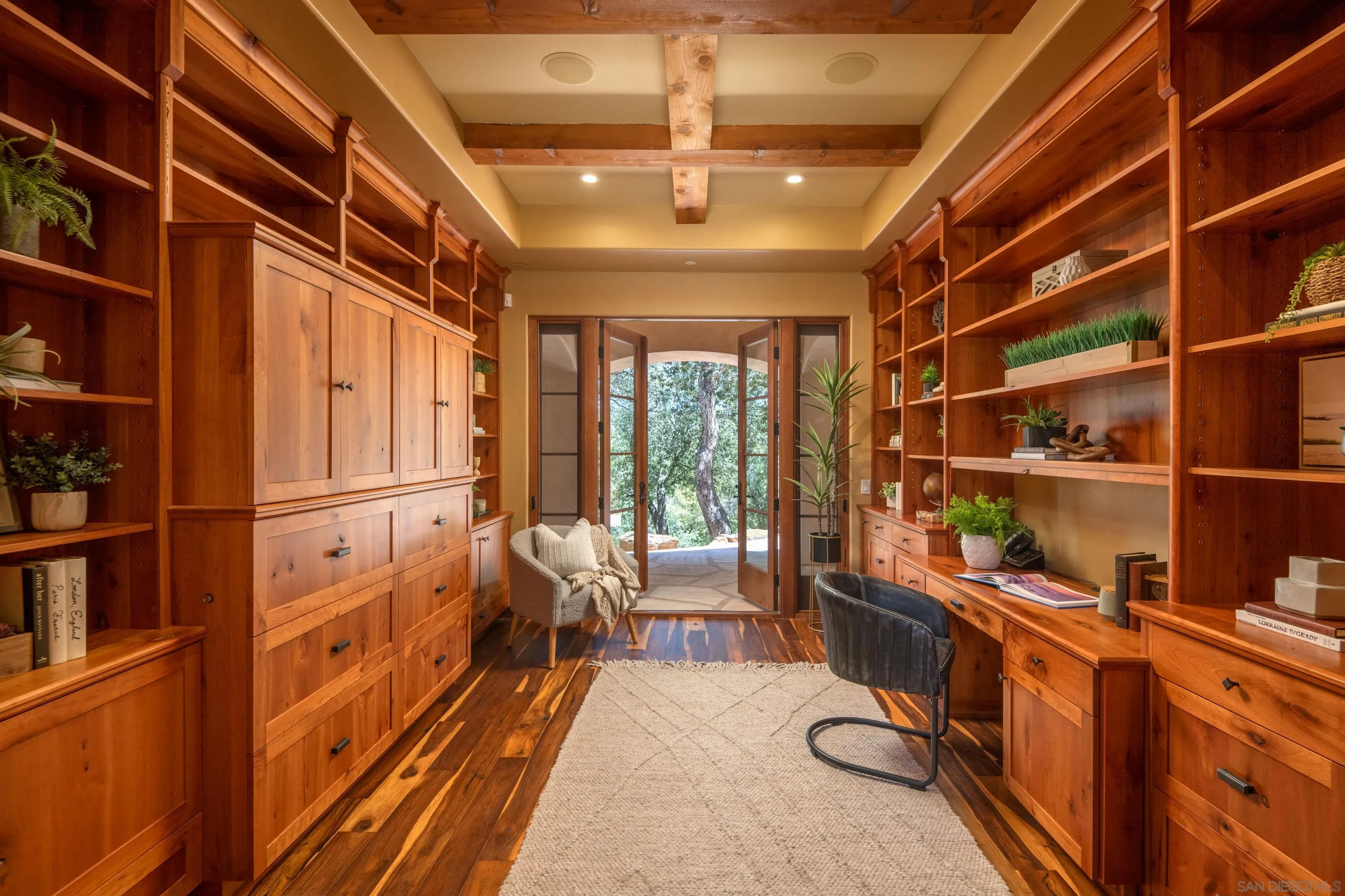 23835 Viejas Grade Road Descanso, CA 91916 - Photo 35 of 50 a very nice looking room with a large window